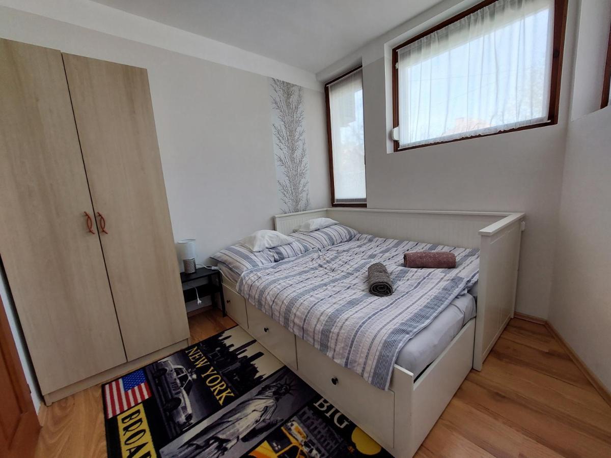 Csaladbarat Vendeglak Szegedi Maganszallashely 9 Fo Reszere, Nagycsaladok Es Barati Tarsasagok Reszere Εξωτερικό φωτογραφία